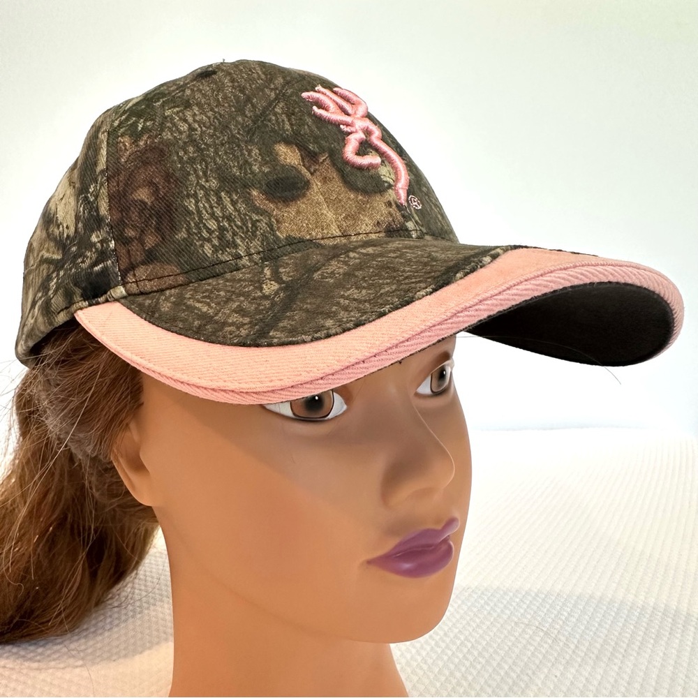 Browning Women's Camo Hat with Pinkโ Trim & Classic Buck-mark Outline